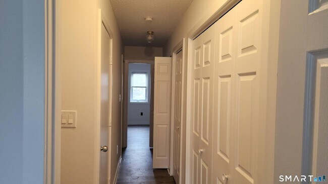 Building Photo - 1414 Whitney Ave