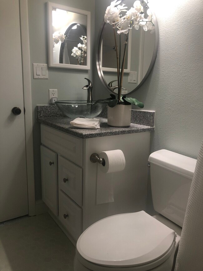 MASTER BATHROOM - 630 Bird Bay Dr E