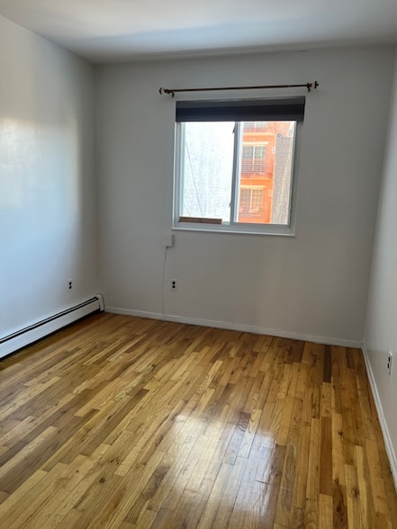 Building Photo - 25-28 35th St