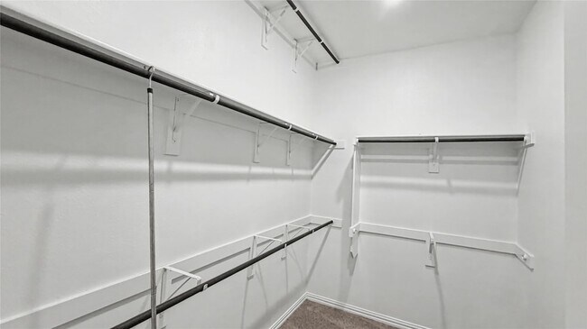 Building Photo - 16617 Hidden Cove Dr