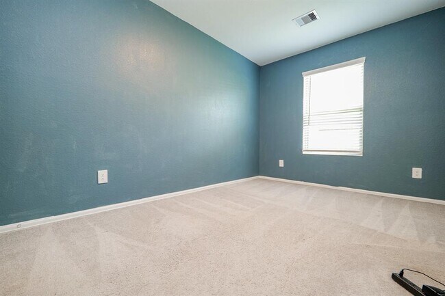 Building Photo - 2909 Mallorca Dr