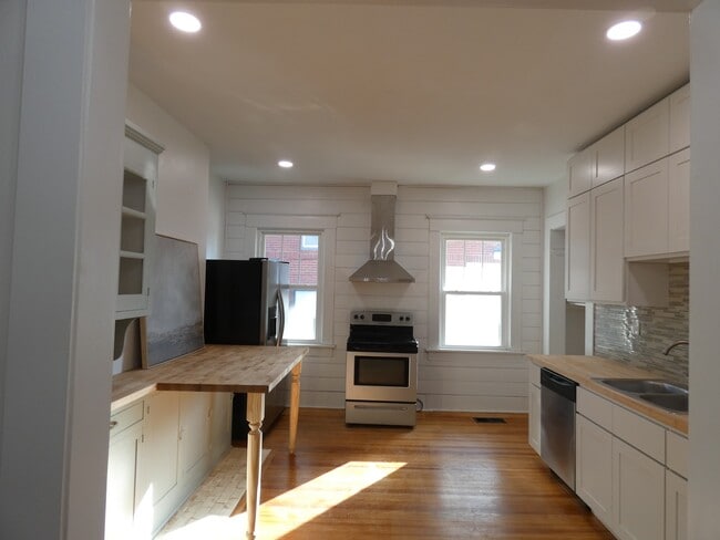 Building Photo - 1223 N Highland Ave