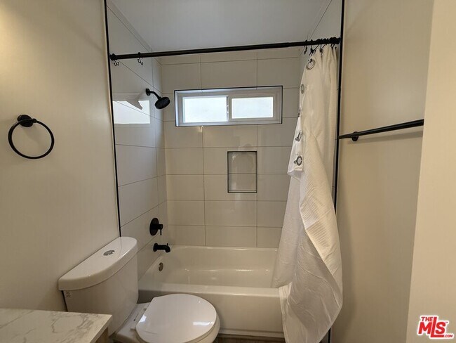 Building Photo - 11543 Venice Blvd.