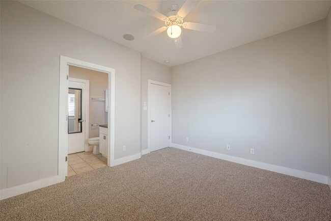 Building Photo - 4305 Eigel St