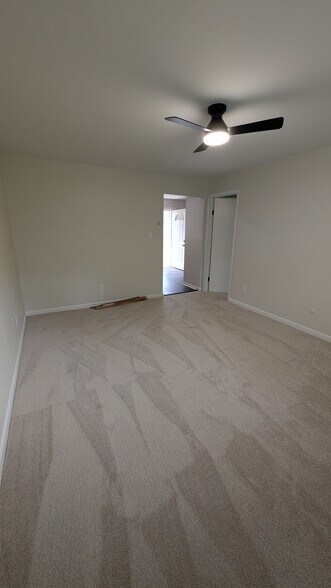 Building Photo - 200 Aaron Ln