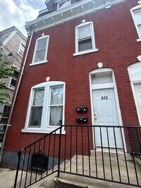 Building Photo - 622 W Chew St