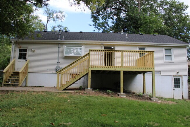 Building Photo - Newly rehabbed 3 bed - 2 full bath in Glad...