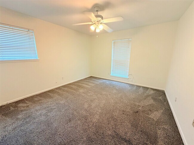 Building Photo - 22176 Heatherwood Dr