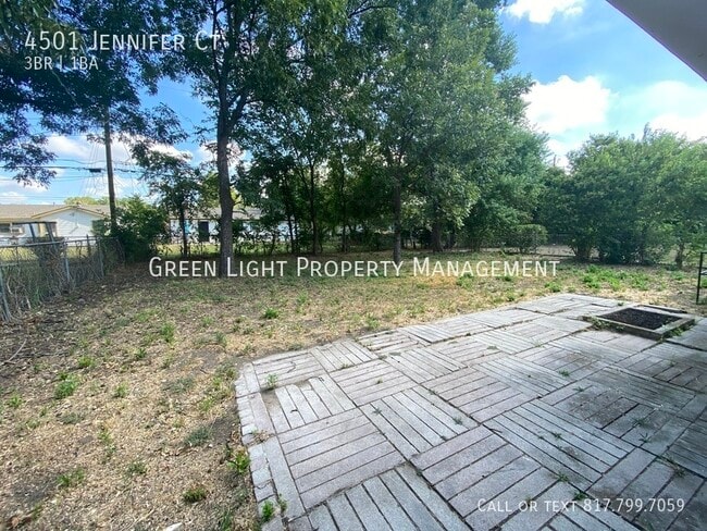 Building Photo - 4501 Jennifer Ct