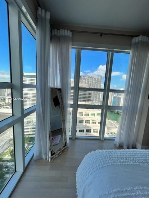 Building Photo - 950 Brickell Bay Dr