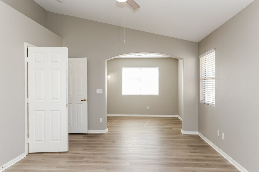 Building Photo - 6855 Relic St