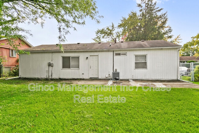 Building Photo - 4328 Greenbrier Ln