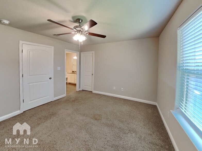 Building Photo - 708 Rolling Terrace Cir