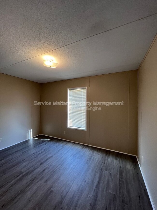 Building Photo - 4825 Douglas Dr