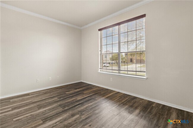 Building Photo - 6202 Bridgewood Dr