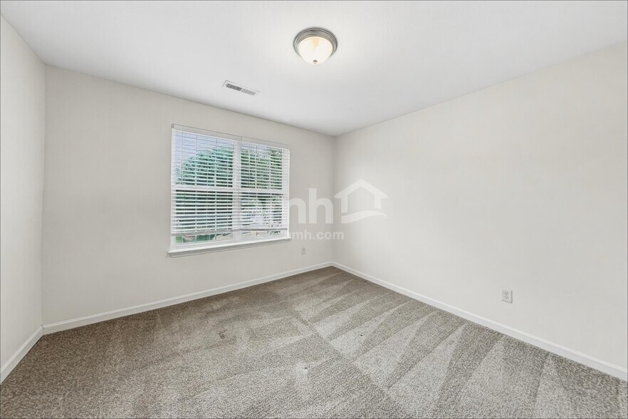 Building Photo - 4983 Old Towne Village Cir