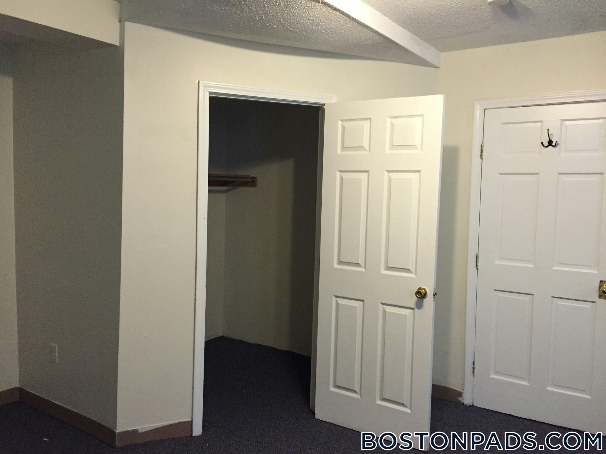 Building Photo - 165 Hemenway St