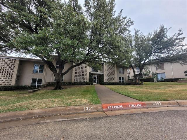 Building Photo - 2303 Ridgmar Plaza