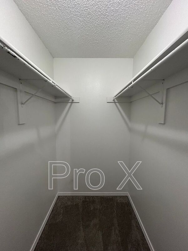 Building Photo - 3403 SW Victoria Pl