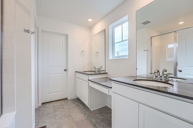 Building Photo - ALMOST BRAND NEW exquisite 3bd home in Harvest Ridge community