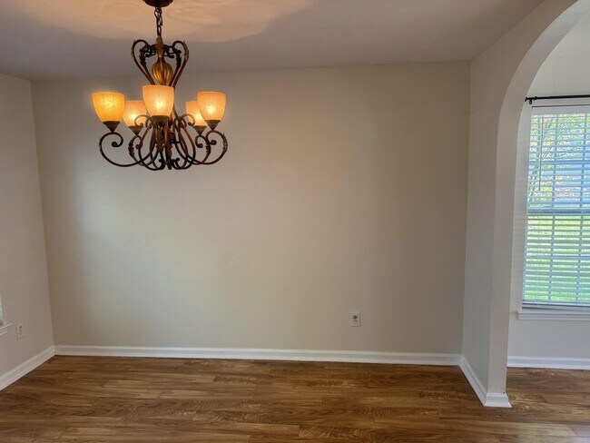 Building Photo - 1410 Juniper Hills Ln