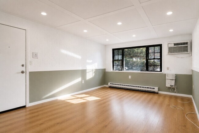 Building Photo - 52 Swanson Ct
