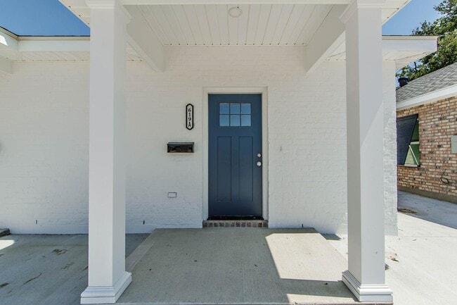 Building Photo - 619 Magnolia St