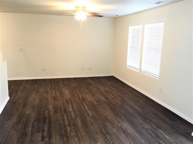 Building Photo - 7132 S Kaywood Ave