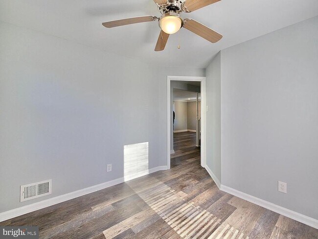 Building Photo - 40 Neeld Ln