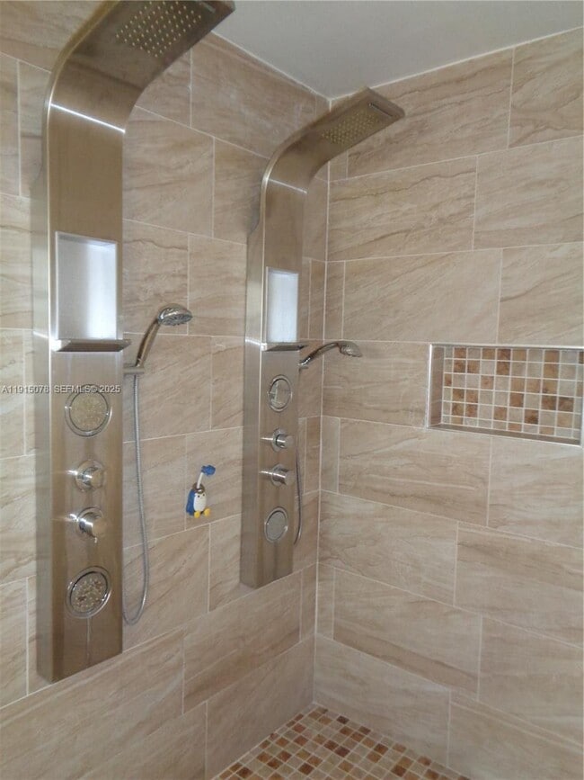 Building Photo - 32970 SW 210th Ave