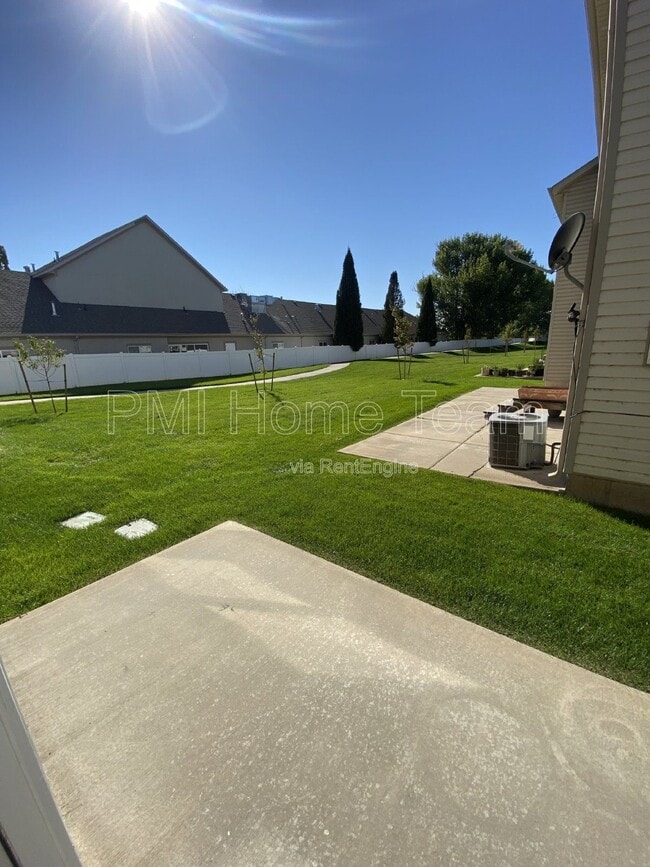 Building Photo - 433 N 3150 W