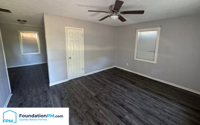 Building Photo - 2601 Dakar Ave