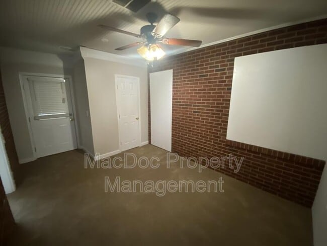 Building Photo - 265 Butler Rd