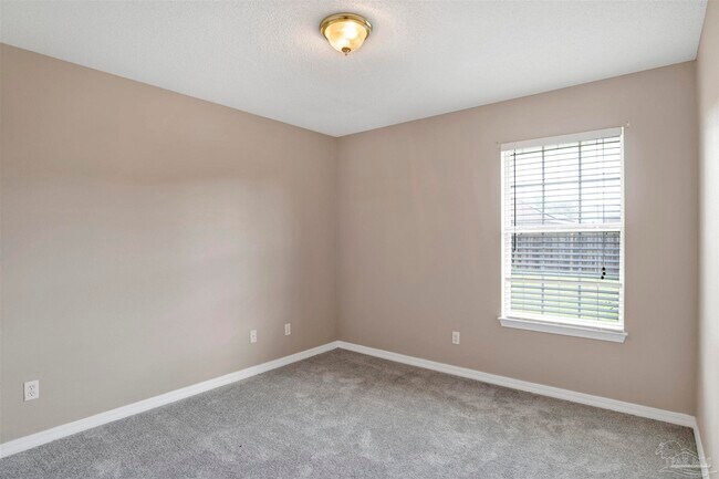 Building Photo - 2012 Horton Dr