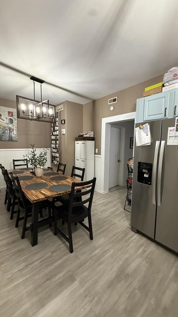 Building Photo - 2143 W 18th Pl