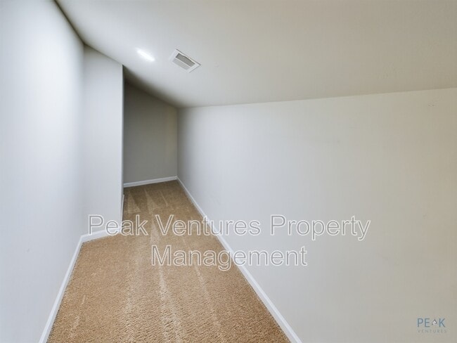 Building Photo - 11 Endeavor Cir