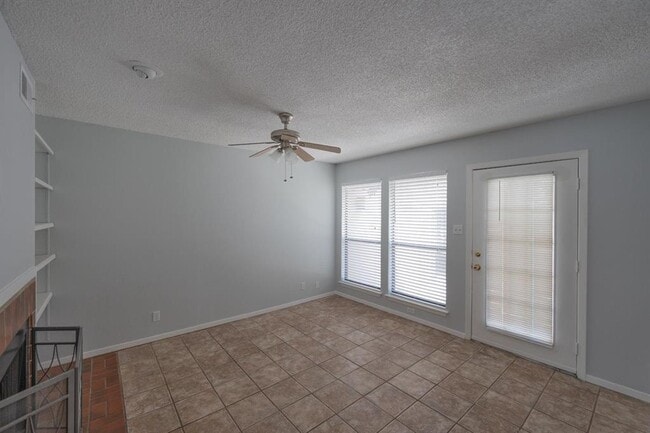Building Photo - 2110 Rio Grande St