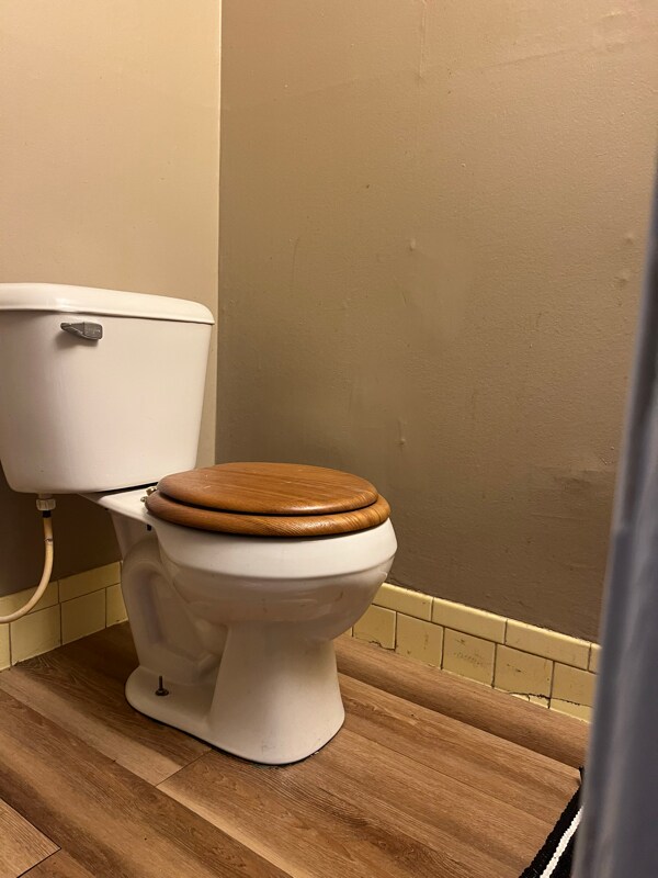 Building Photo - 8413 Cottonwood Dr