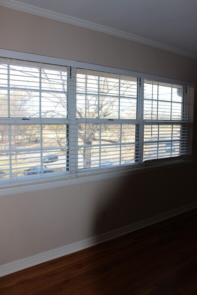 Building Photo - 1208 34th St S