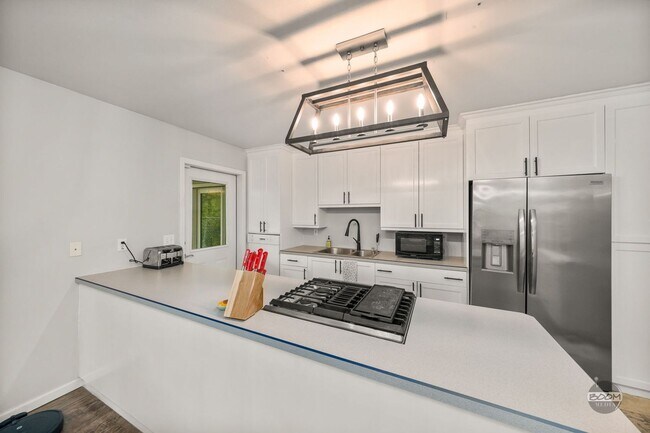 Building Photo - Charming Palmer Home!