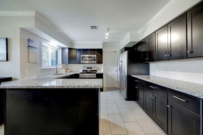 Building Photo - 2910 Freshmeadows Dr