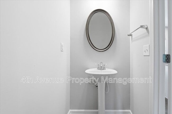 Building Photo - 3403 Abbey Wy