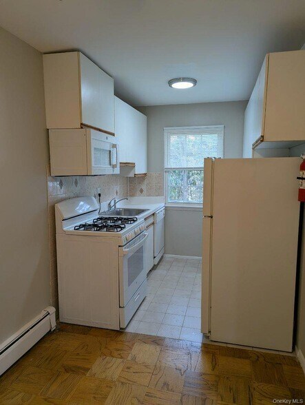 Building Photo - 1 Hemlock Dr