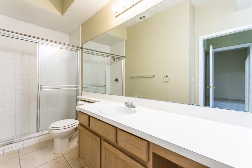 Building Photo - 14580 Laguna Beach Cir