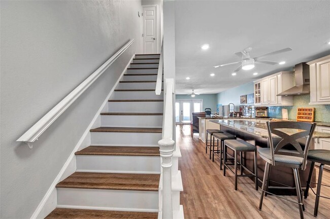 Building Photo - 4768 Coquina Key Dr SE