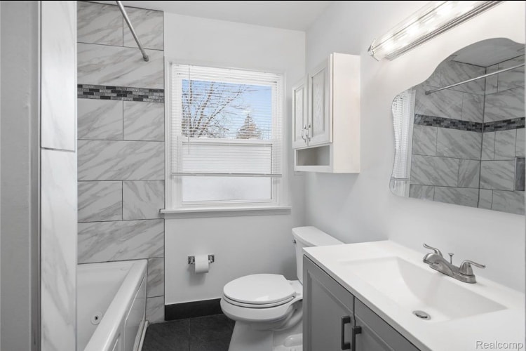 Building Photo - 242 Preston Ave