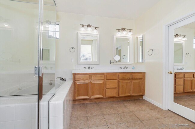 Building Photo - 9836 Lone Quail Rd