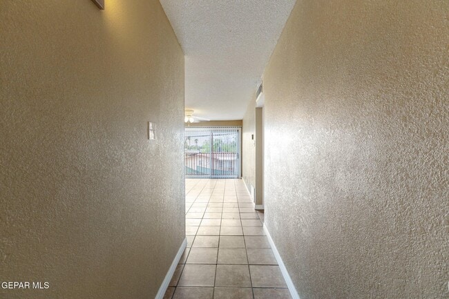 Building Photo - 9412 Montrose Ct