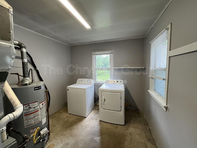 Building Photo - 307 Prairie St