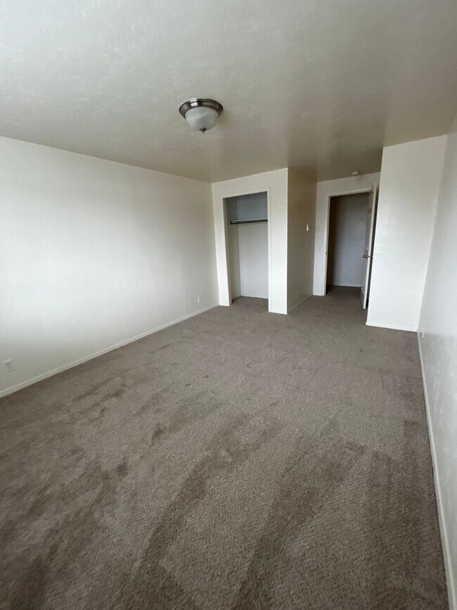 Building Photo - 858s9